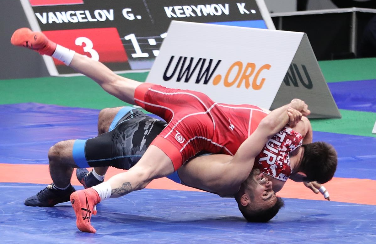 Daha bir güləşçimiz Paris Olimpiadasına lisenziya qazanmağa çox yaxındır
